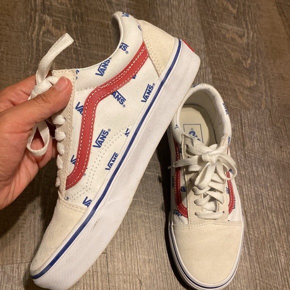 Vans Old Skool Shoes - Picture 4 of 16